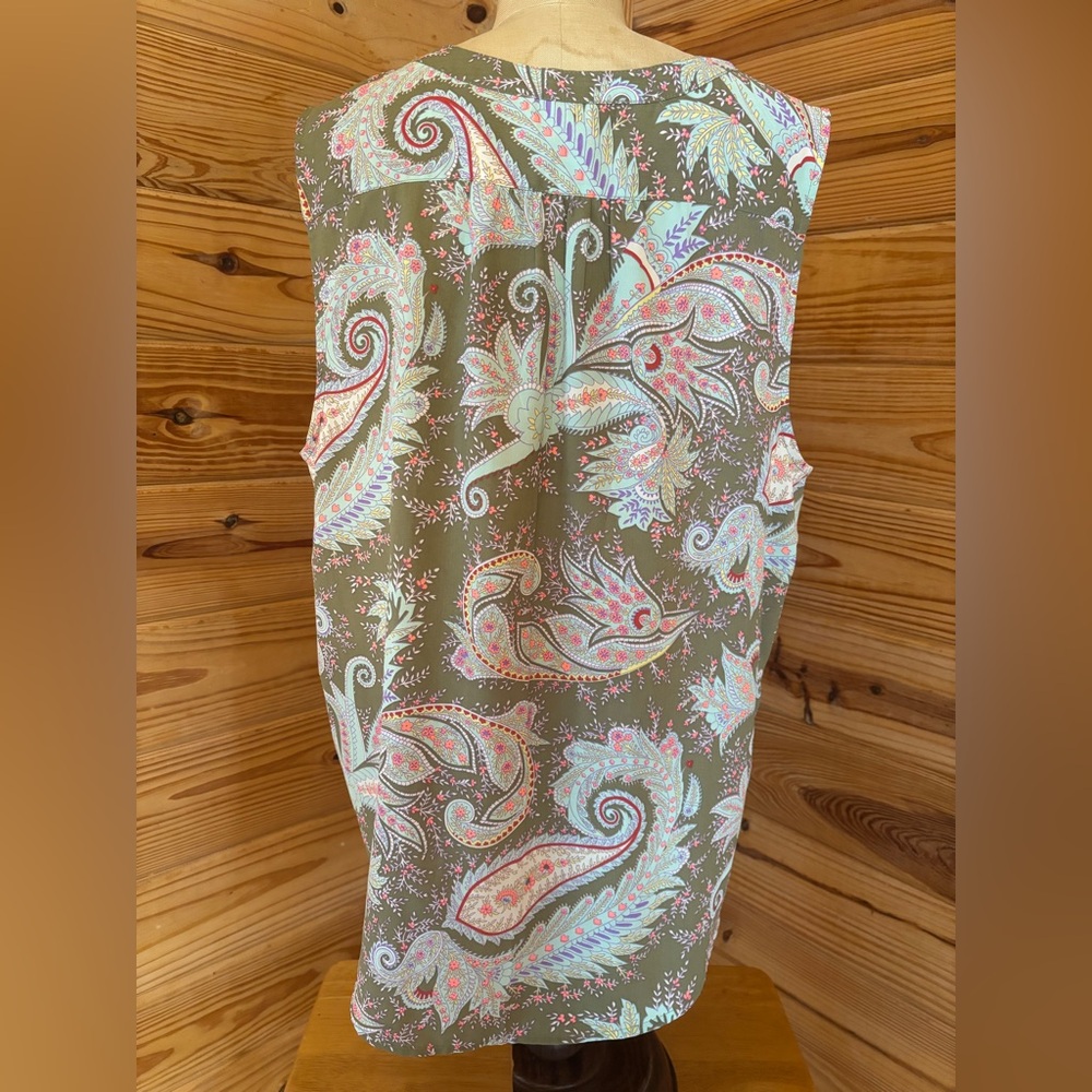 American Eagle Outfitters Olive Paisley Top- XL - Picture 2 of 5